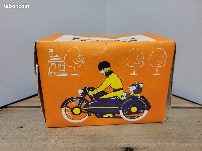 Moto side-car en tôle rouge - Le Brocanteur nomade