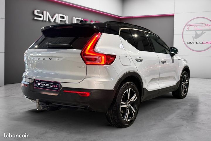 VOLVO XC40 D3 AWD AdBlue 150 ch Geartronic 8 R-Design Garantie 12 mois (image 5)