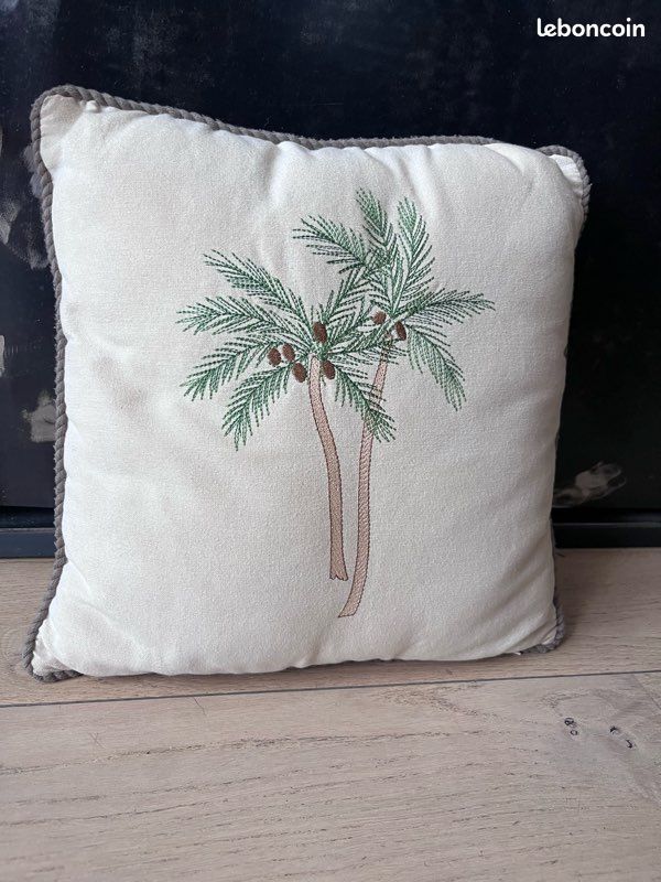 Coussin brodé Palmier (image 1)