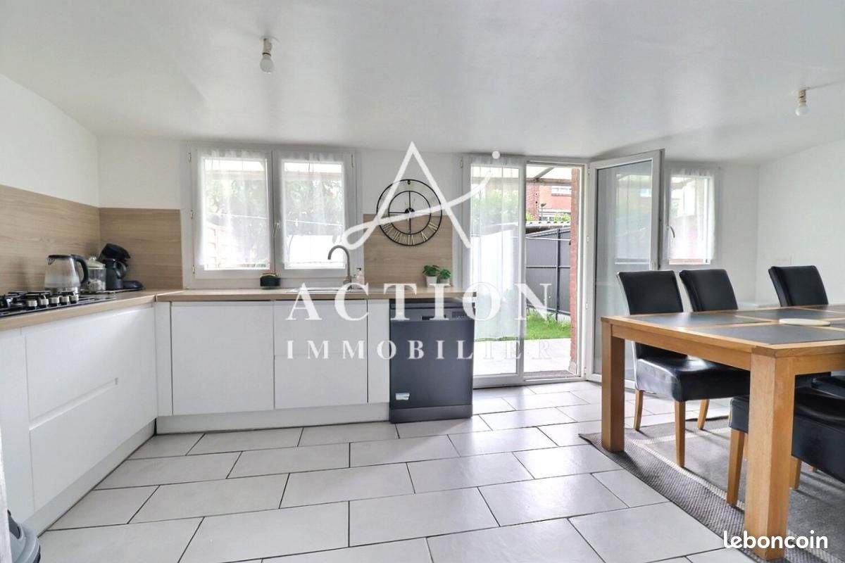 Immeuble 7 pièces 145 m² · à Villeneuve-d'Ascq · 145 m² · 270 900 €