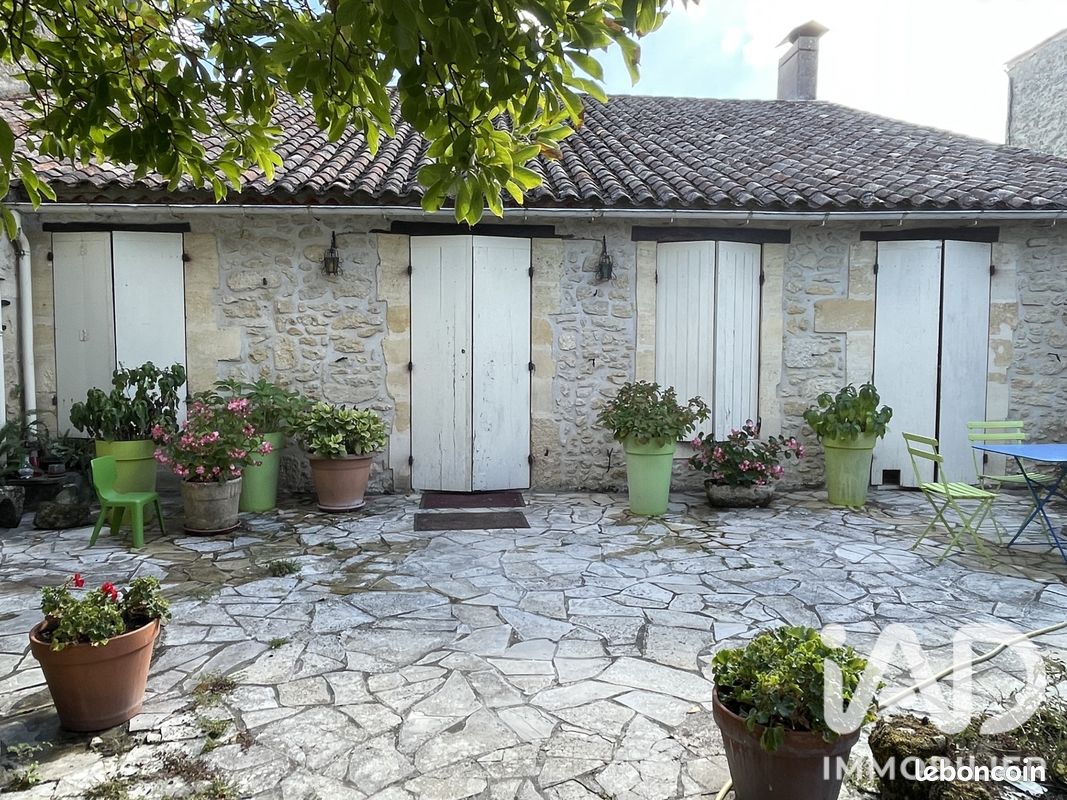 Maison 7 pièces 240 m² · à Blasimon · 240 m² · 250 000 €