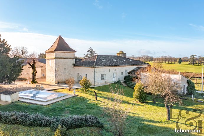 Propriété 10 pièces 334 m²