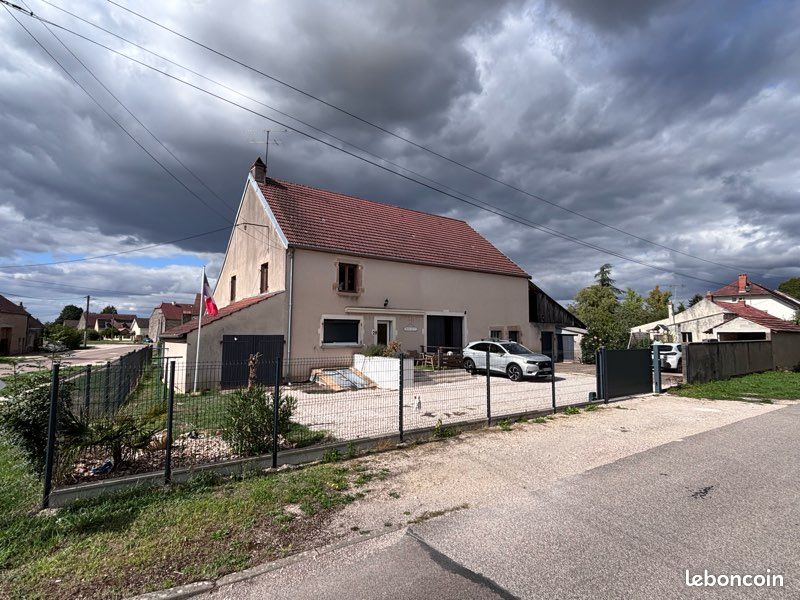Maison 5 pièces 104 m² · à Flammerans · 104 m² · 239 000 €