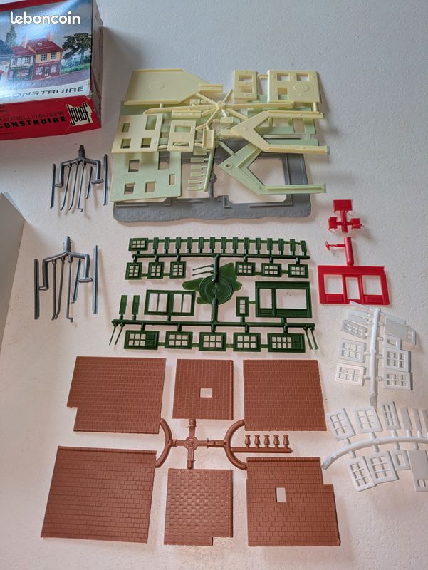 JOUEF maquette à monter bloc 3 immeubles/commerces 1981 NEUF (n°1