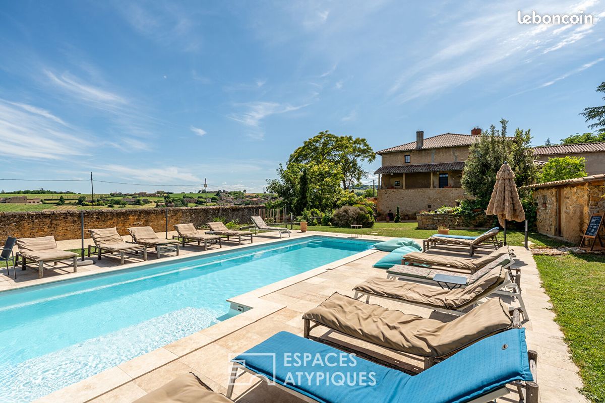 Maison 12 pièces 500 m² · à Porte des Pierres Dorées · 500 m² · 1 490 000 €