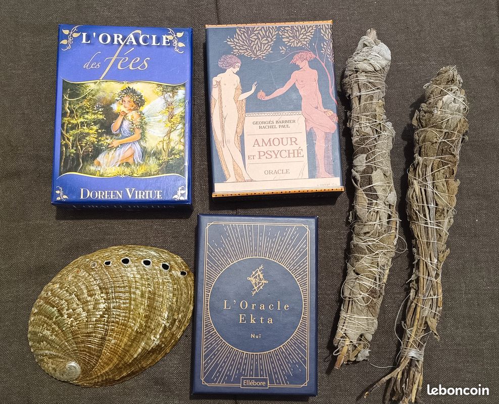 Lot oracles et objets ésotériques (image 1)
