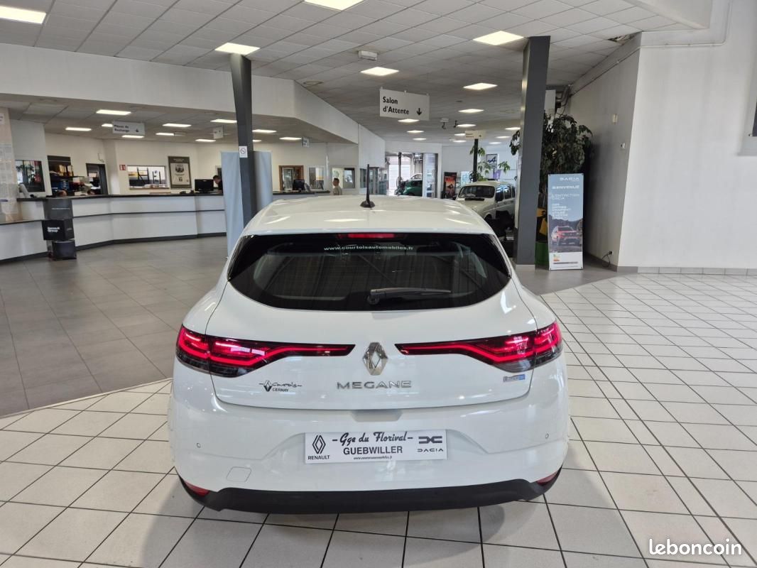 Renault Mégane IV Berline E-Tech plug-in hybrid 160 Evolution (image 7)