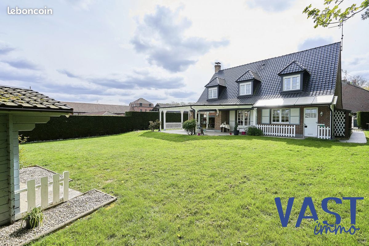 Maison 6 pièces 143 m² · à Roncq · 143 m² · 599 000 €