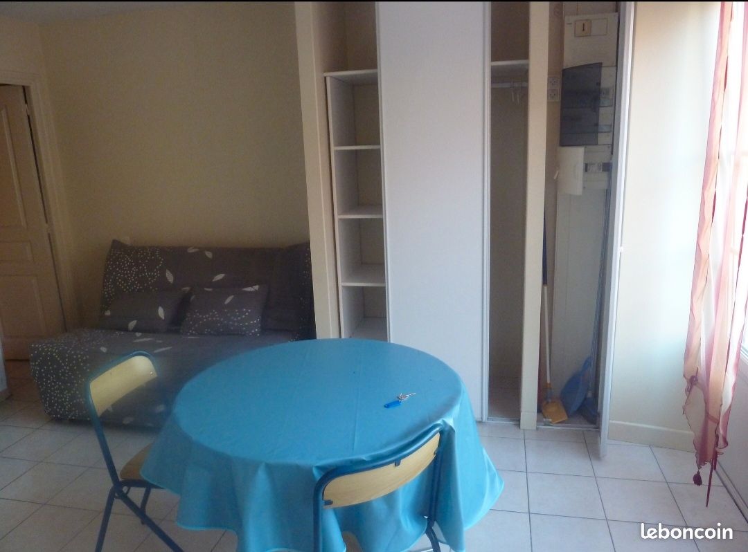 Appartement 1 pièce 20 m² · à Laval · 20 m² · 320 €/mois