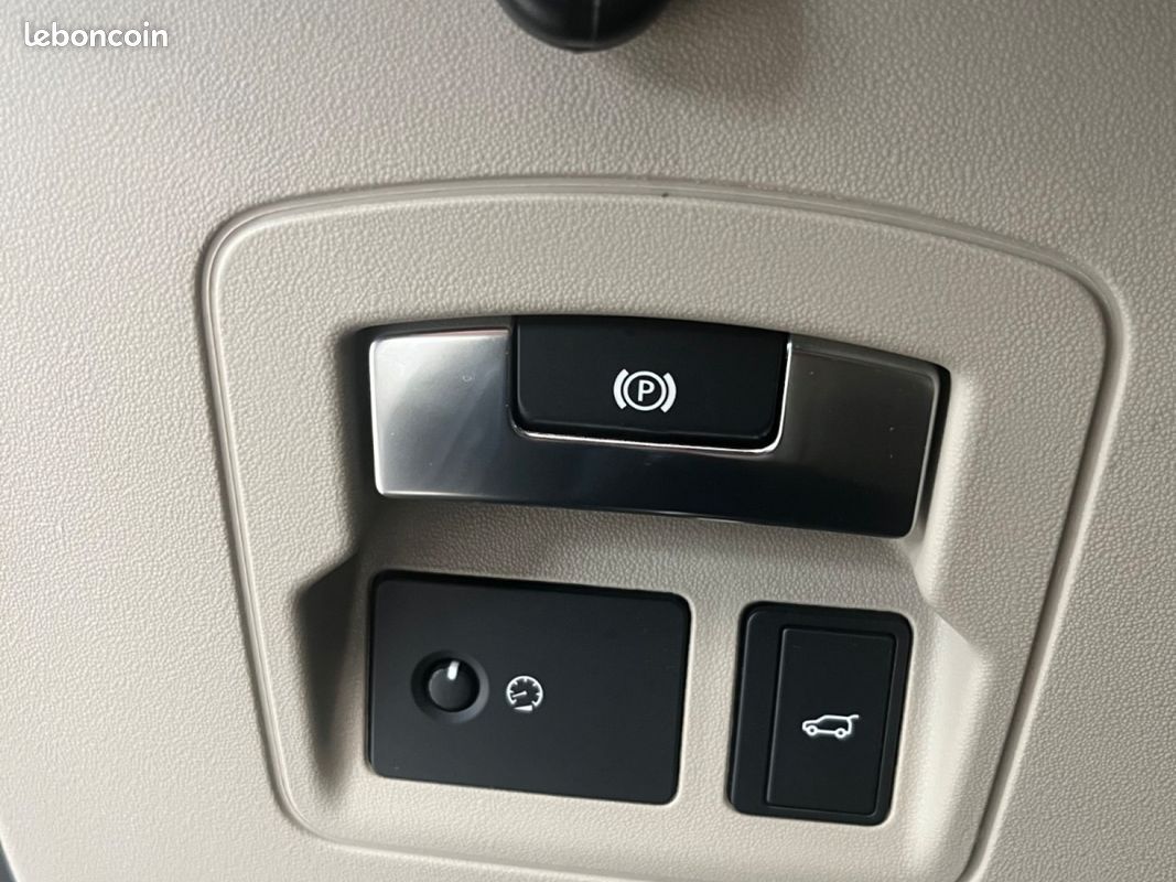 LAND ROVER RANGE ROVER VELAR 2.0L D240 BVA R-Dynamic (image 12)