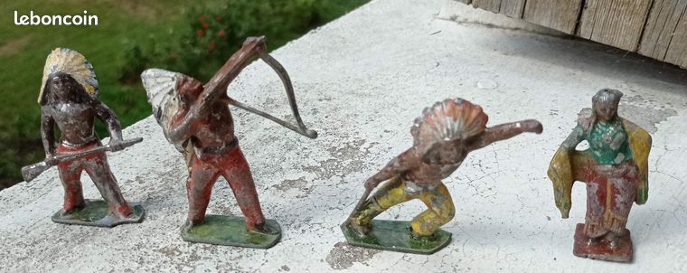 Figurine Indien Tomahawk – Plomb Creux Peint – HR – Échelle 1:30 – Far West – France