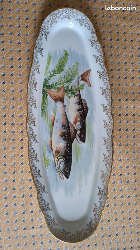 Plat à poisson en porcelaine de Chauvigny 56 cm