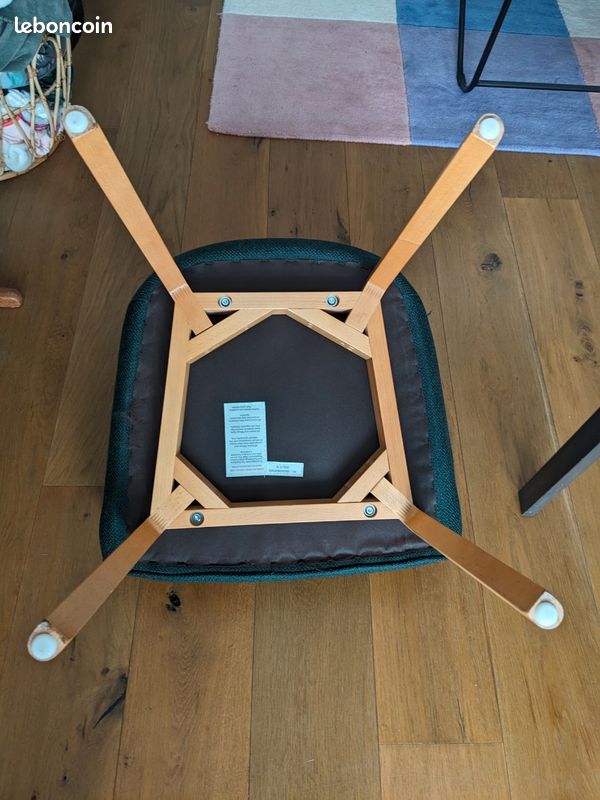 Chaise à accoudoirs MADE.COM modèle Erdee, tissé vert forêt (image 3)