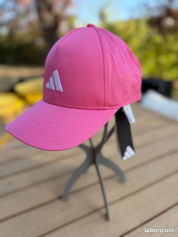 Casquette Adidas rose avec inscription brodée en blanc en coton (image 2)