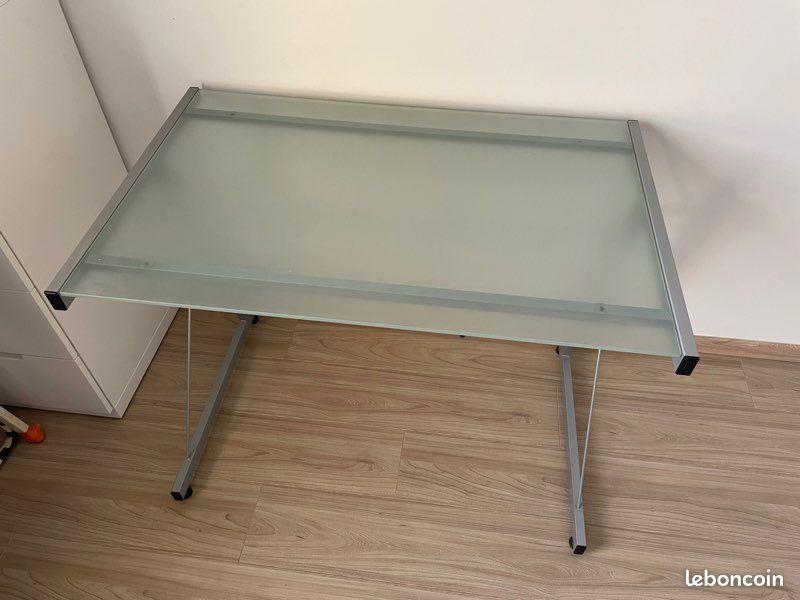 Bureau (image 2)