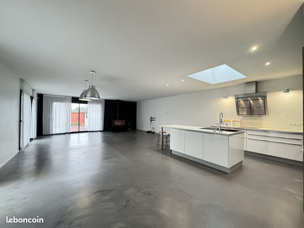 Maison 5 pièces 169 m² · à Boves · 169 m² · 2 450 €