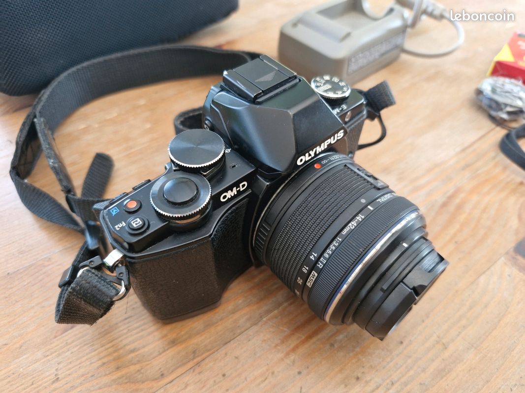 Olympus OM-D E-M10 avec objectif (image 3)
