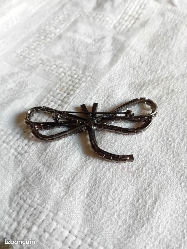 Broche (image 1)