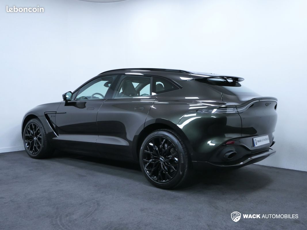 Aston MARTIN DBX 4.0L V8 550 CV BITURBO EDITION LIMITÉE 1913 SPECIFICATION / PACK ELEGANCE / ECHAPPEMENT SPORT / MINOTAUR GREEN (image 2)
