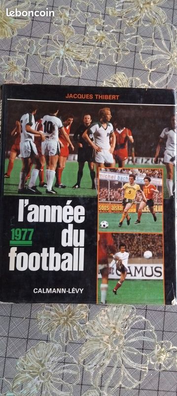 Livre : l'année du football 1977 (image 1)