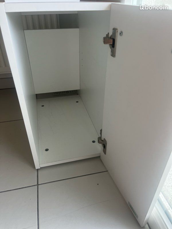 Bureau (image 2)