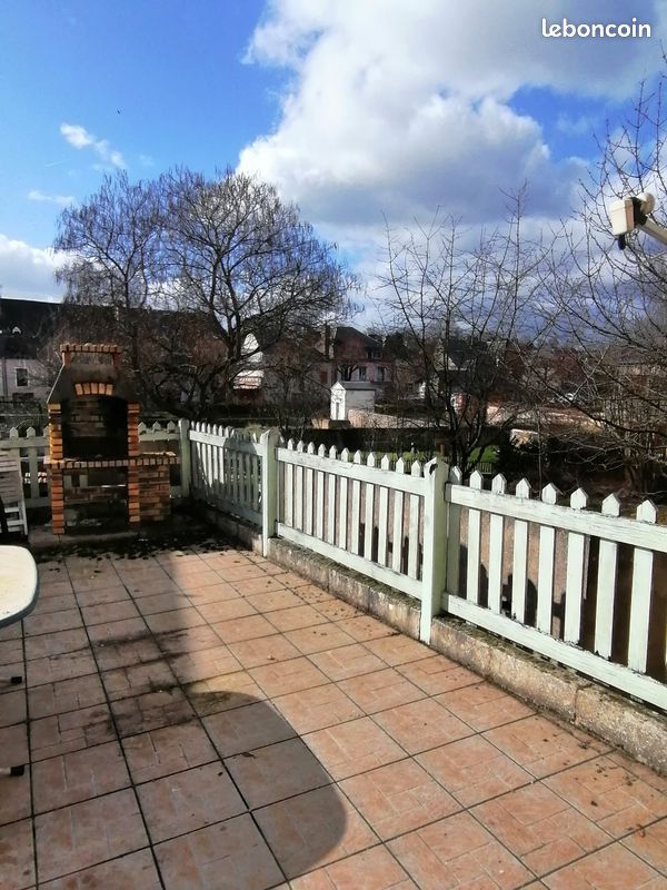 Maison 5 pièces 147 m² · à Saint-Calais · 147 m² · 75 000 €
