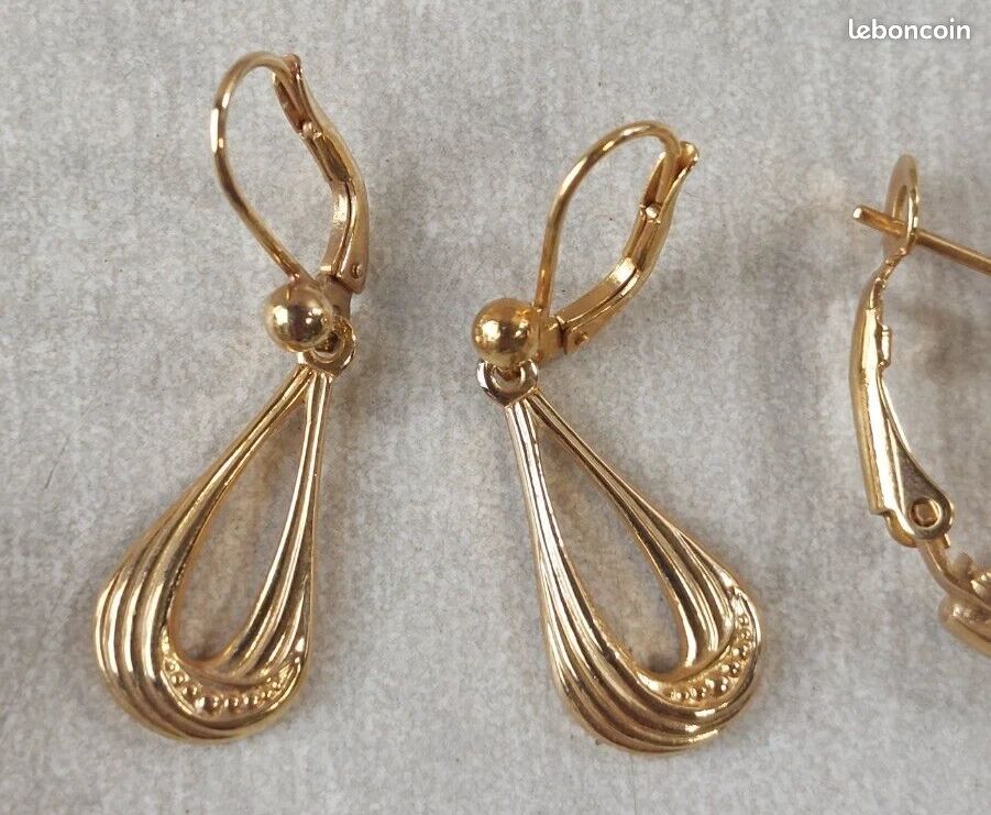 Boucle D'oreille Ancienne Vintage En Métal Doré - Occasion Jolie, Voir Photos