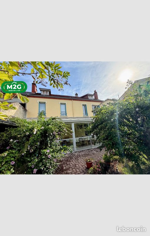 Maison 11 pièces 271 m² · à Digoin · 271 m² · 195 000 €