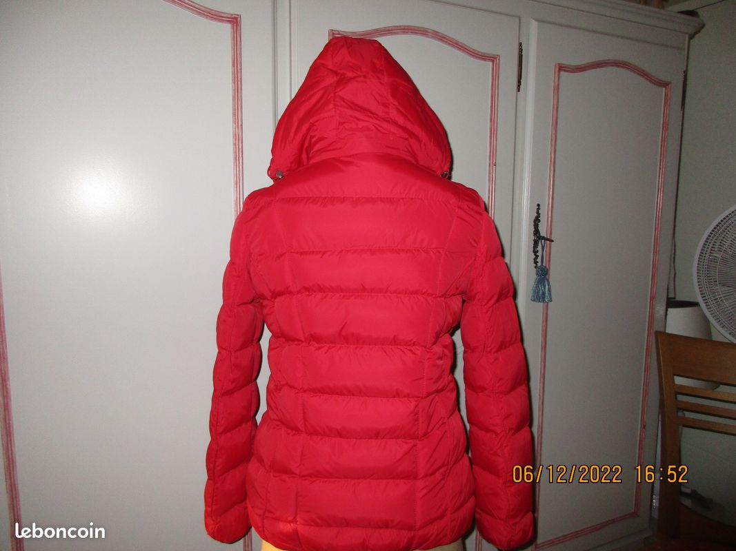 Doudoune Ushuaia rouge taille S neuve (image 2)