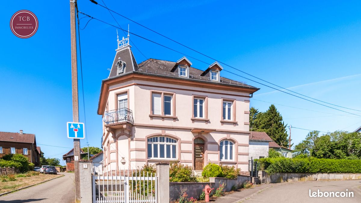Maison 6 pièces 190 m² · à Montreux-Vieux · 190 m² · 384 800 €