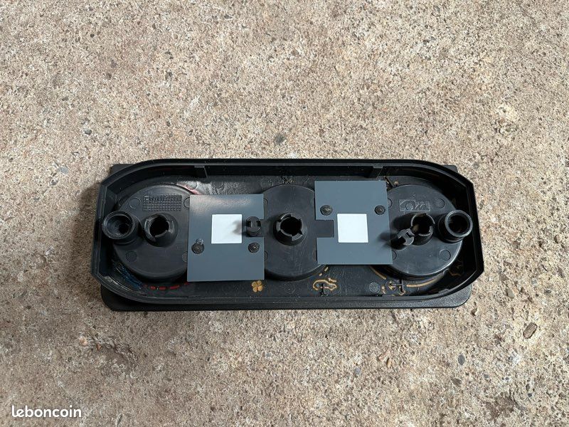 Plastique commande de chauffage / ventilation pièces Peugeot 205 (image 2)