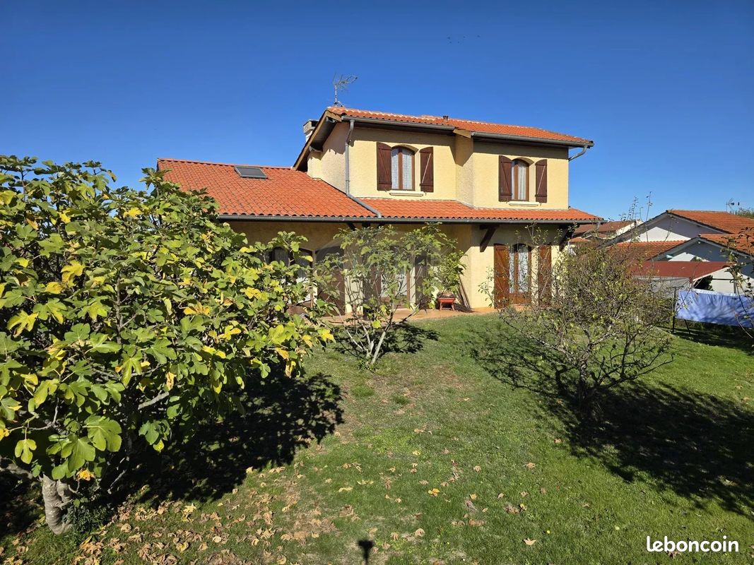 Maison 6 pièces 123 m² · à Aureilhan · 123 m² · 233 000 €