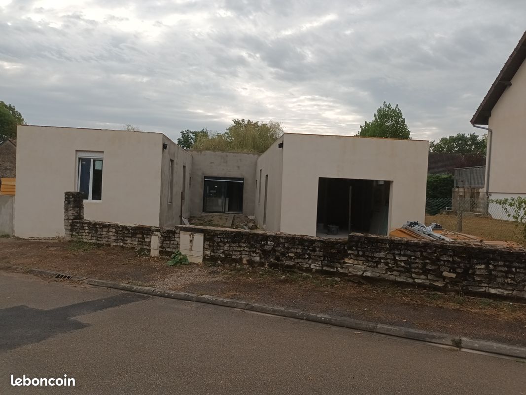Maison 4 pièces 120 m² · à Villefargeau · 120 m² · 220 000 €