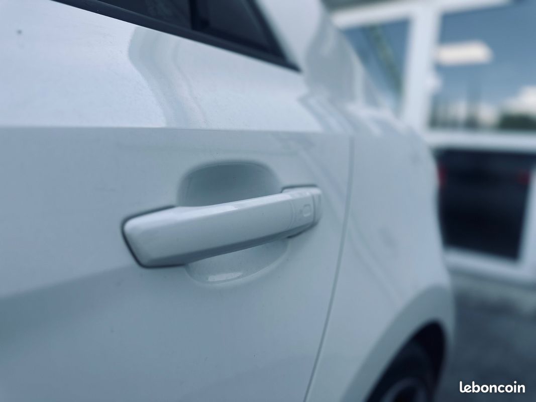 Audi A1 Sportback 35 TFSI 1.5 150CH S-line + CARPLAY + ECLAIRAGE D'AMBIANCE + 2EME MAIN + GARANTIE 12 MOIS (image 35)