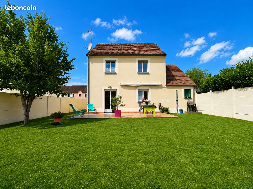 Maison 6 pièces 97 m² · à Juilly · 97 m² · 359 000 €