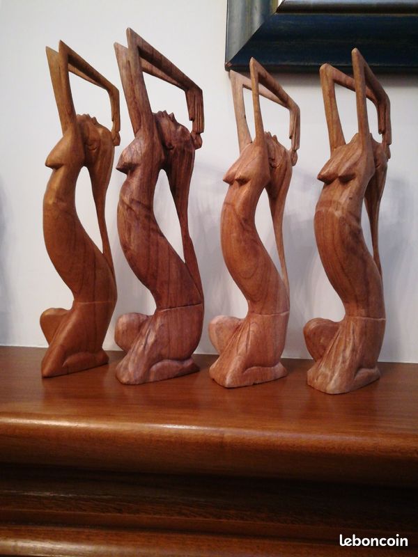 Statuette en bois (image 1)