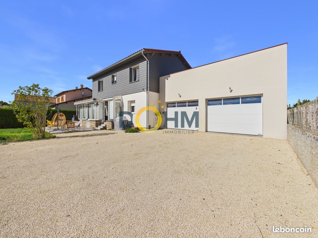 Maison 5 pièces 155 m² · à Saint-Christophe-sur-Dolaizon · 155 m² · 318 000 €