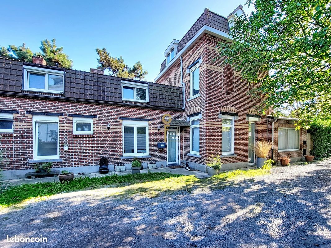 Maison 8 pièces 238 m² · à Roncq · 238 m² · 435 000 €