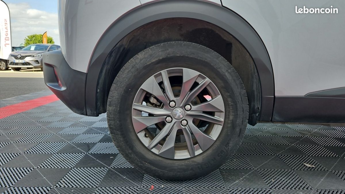Peugeot 2008 PURETECH 130 SS EAT8 STYLE (image 8)