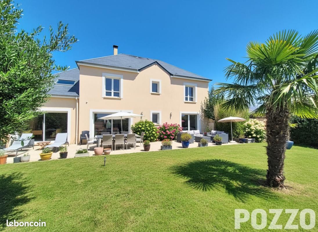 Maison 8 pièces 235 m² · à Biéville-Beuville · 235 m² · 799 000 €