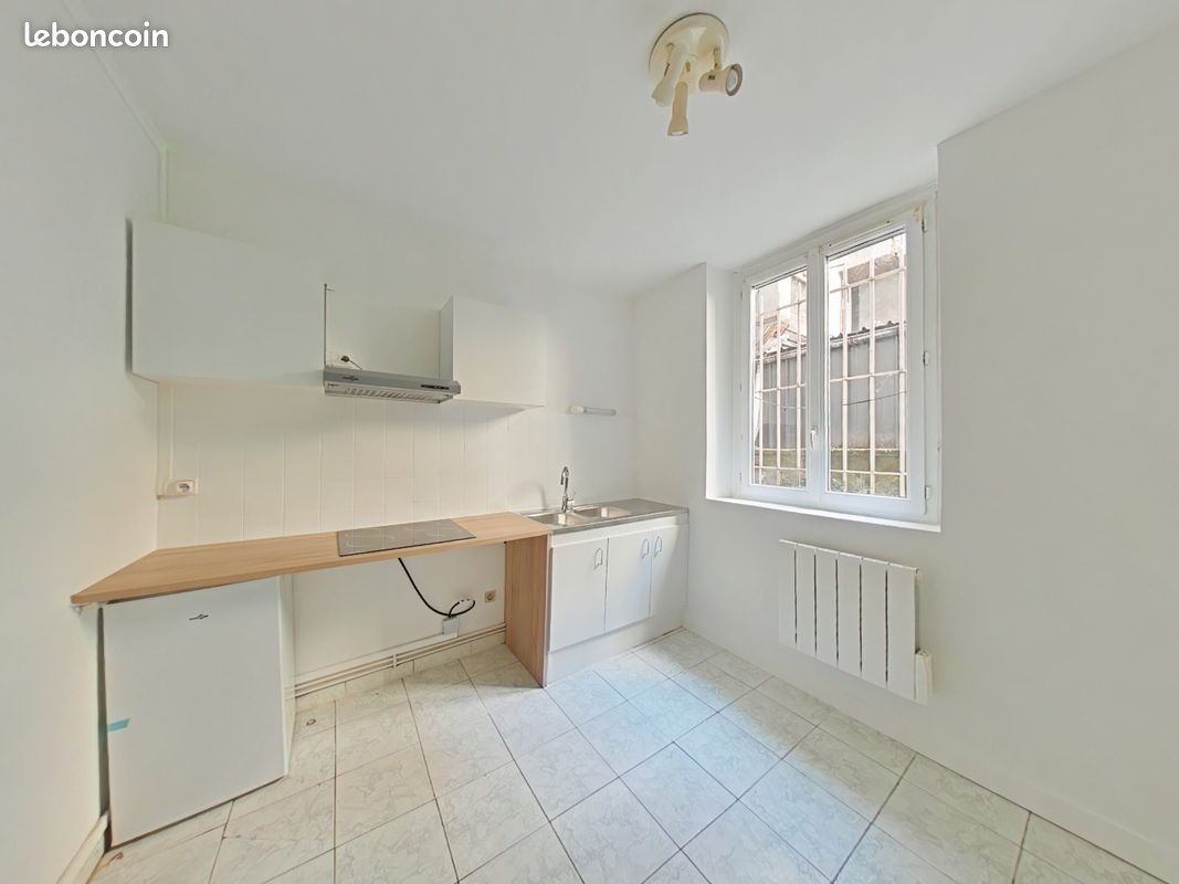 Appartement 1 pièce 29 m² · à Saint-Étienne · 29 m² · 359 €