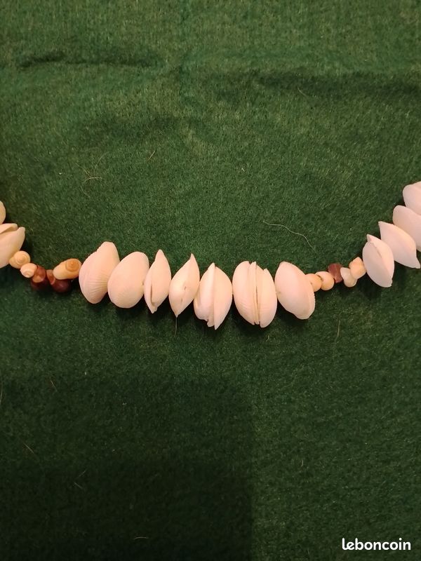 Collier Authentique En Coquillages Du Pacifique - Tahiti, Tuamotu, Océanie