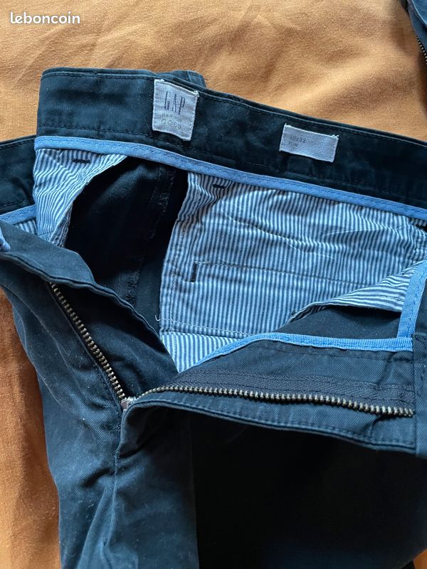Lot de 3 pantalons chinos tailles 30, 31 et 32 (Tommy Hilfiger et GAP) (image 4)