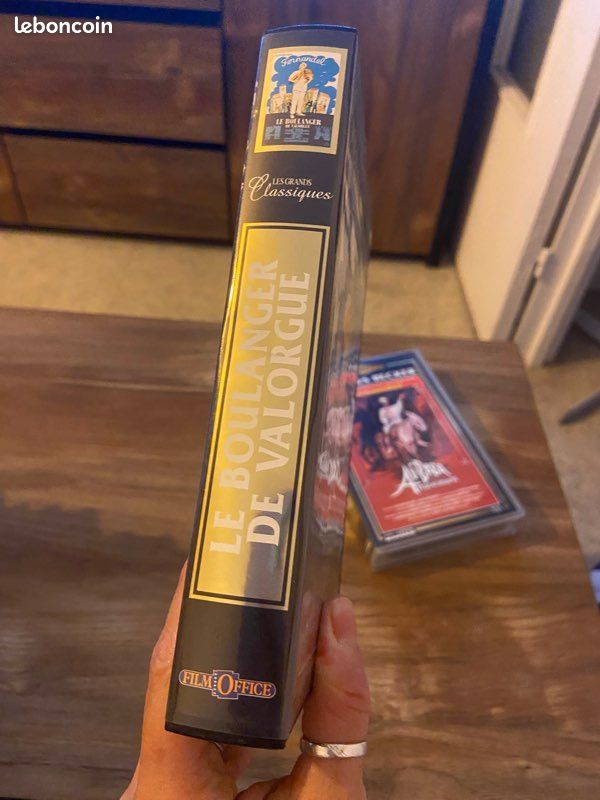 Deux cassettes VHS avec Fernandel (image 3)