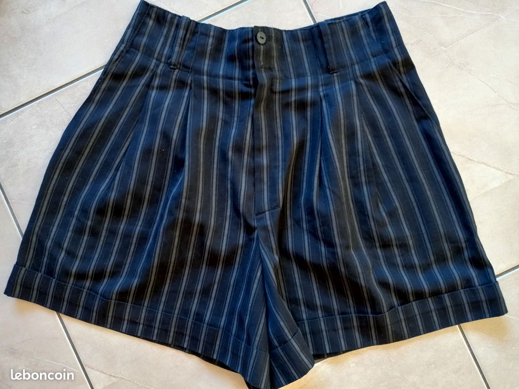Short En Jean Desigual - Taille 24 - Bleu - Occasion En Parfait état