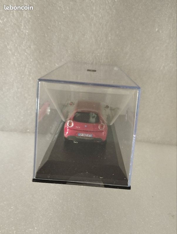 Transporteur De Voitures Burago Avec Alfa Romeo Mito Jaune - Échelle 1:43, Neuf En Boîte