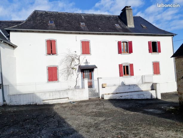 Le charme, le calme, la tranquilité d'une ferme de 22h50 et maison à vendre au Pays Basque