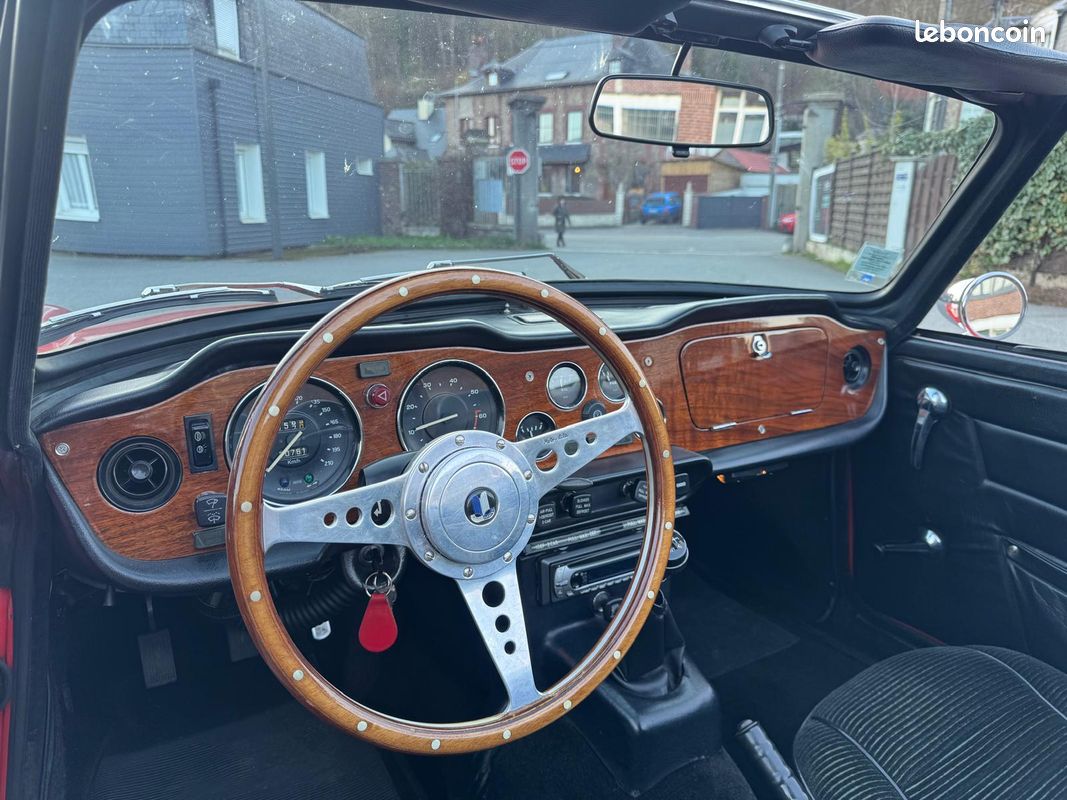 Triumph TR 6 Overdrive cabriolet 1976 carburation - conduite à gauche (image 3)