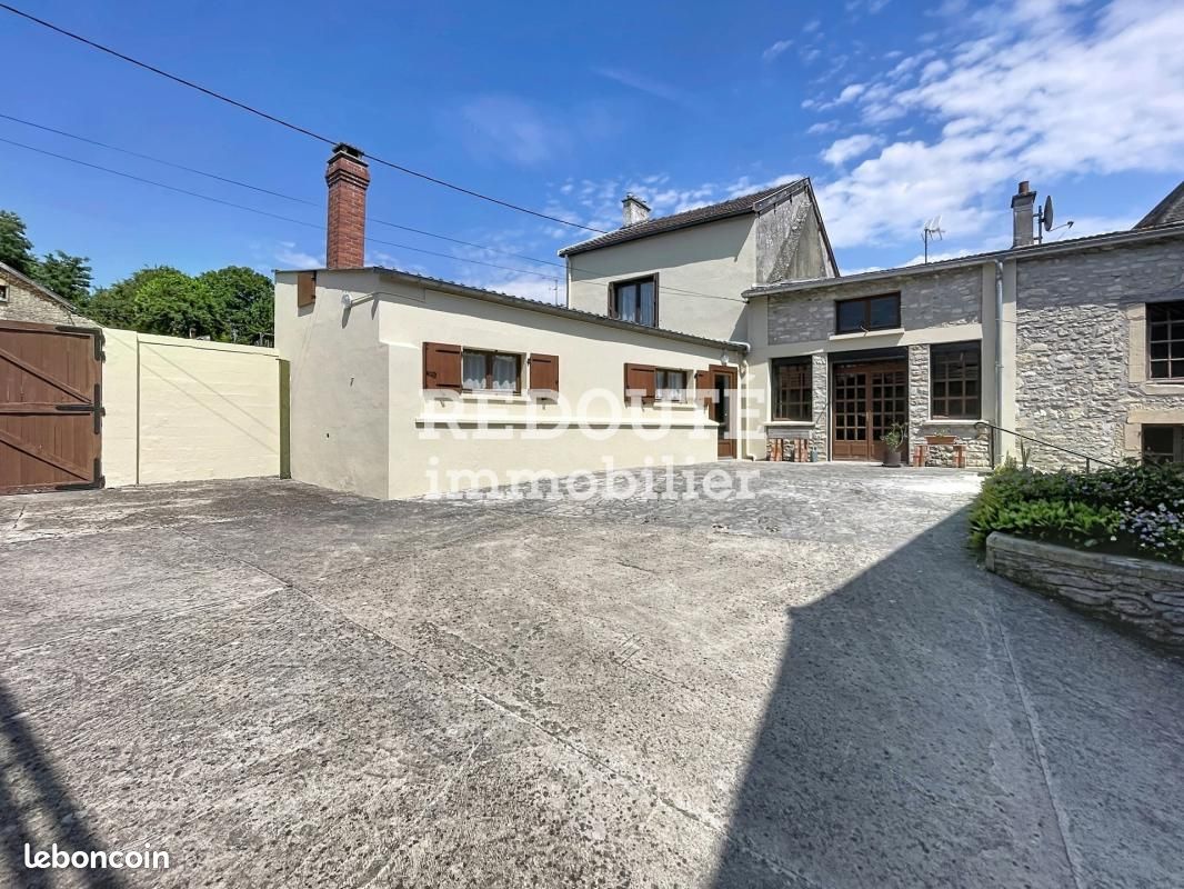 Maison 8 pièces 278 m² · à Crugny · 278 m² · 321 000 €