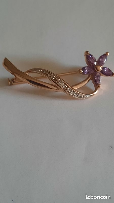 Jolie Broche Ancienne Avec Une Belle Améthyste - Bijou Vintage - Origine France - Occasion